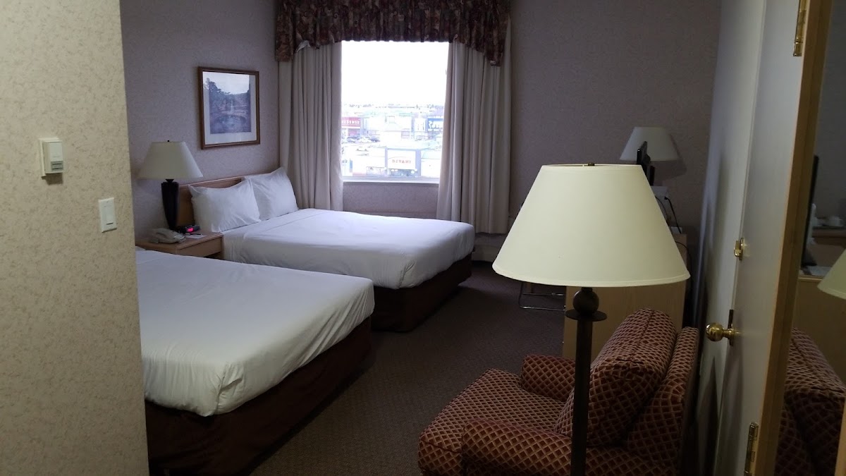 Continental Inn & Suites photo 2