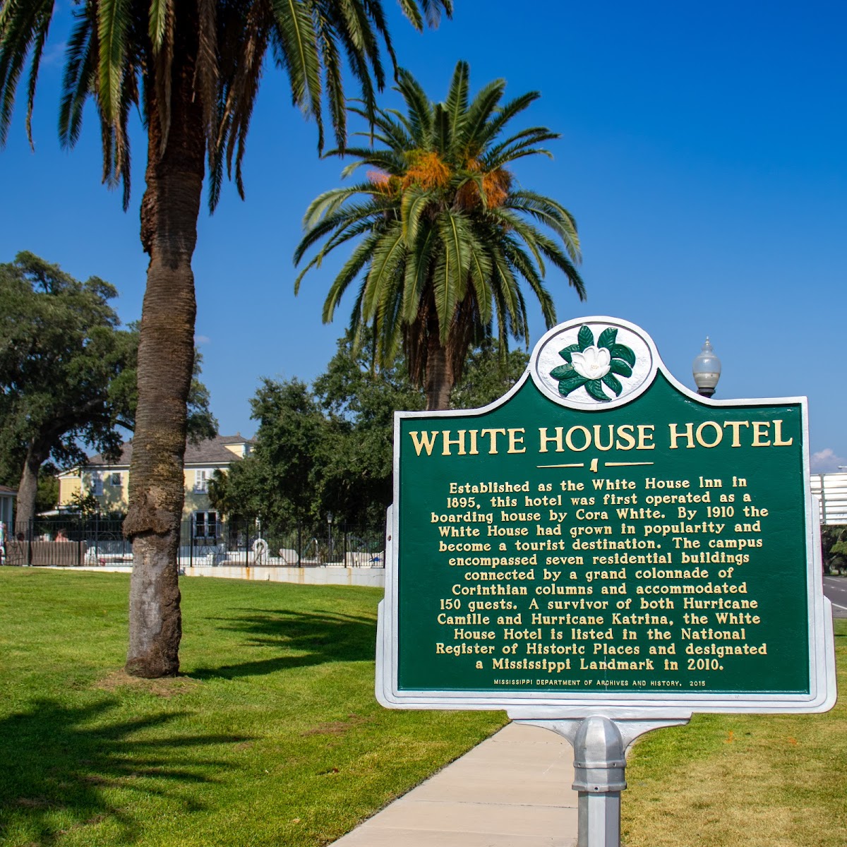 The White House Hotel photo 2