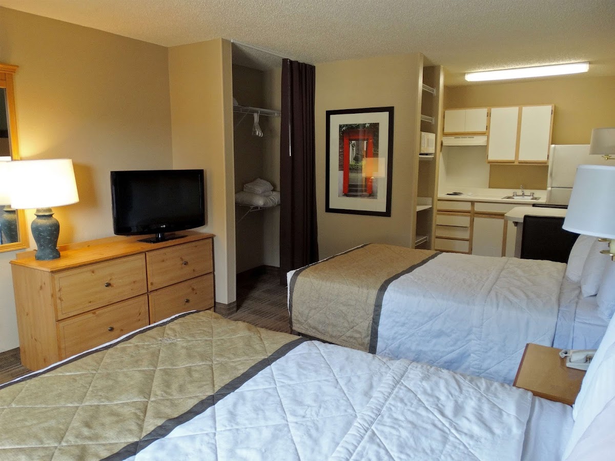 Extended Stay America Select Suites- Atlanta - Cumberland Mall photo 2