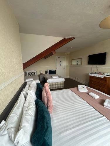 The Wheatley Hotel photo 3