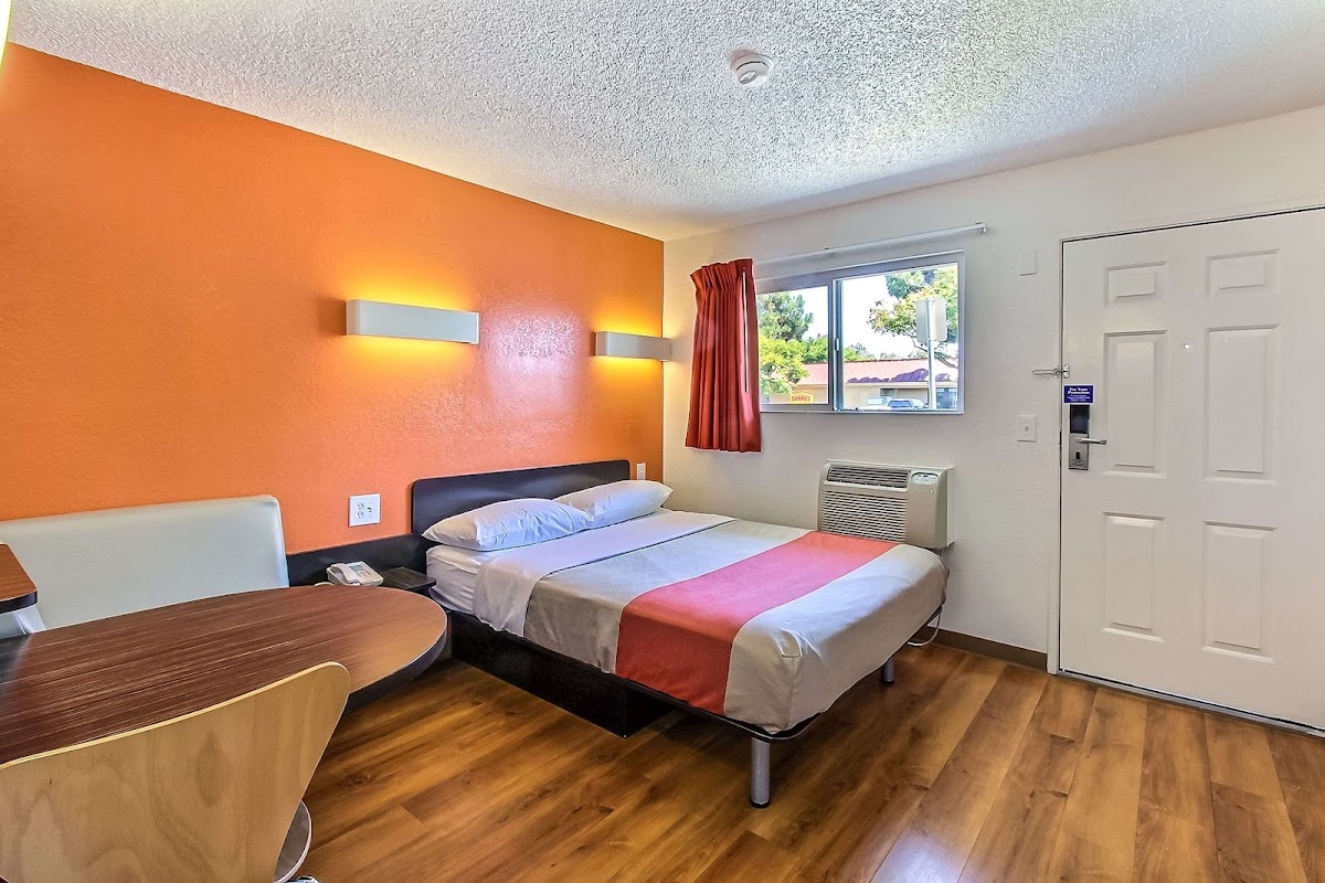 Motel 6 San Jose, CA - Airport photo 2