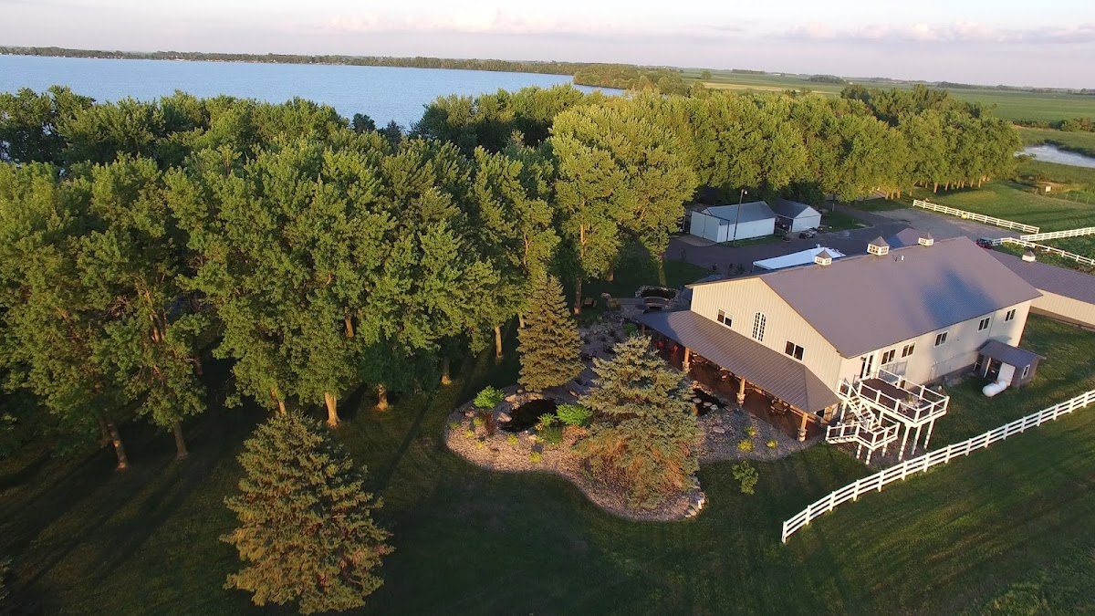 Round Lake Vineyards & Winery