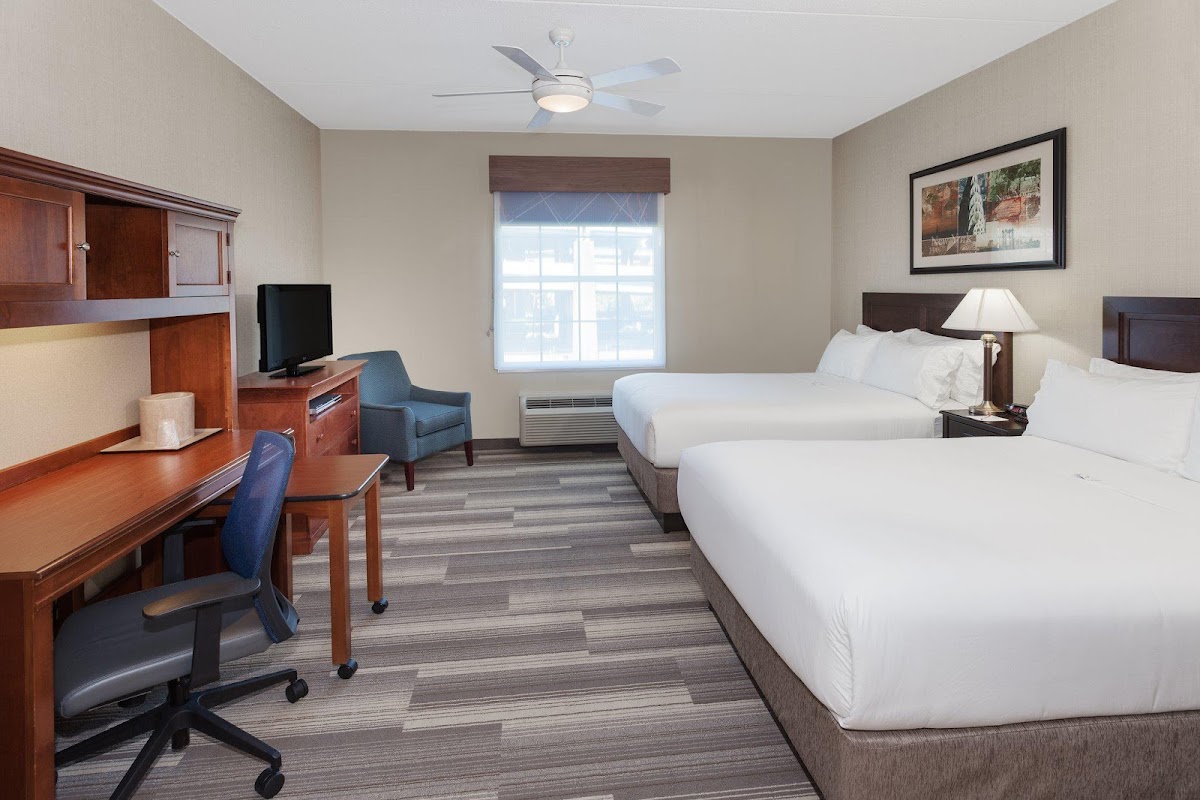 Holiday Inn Express Building 107 photo 2