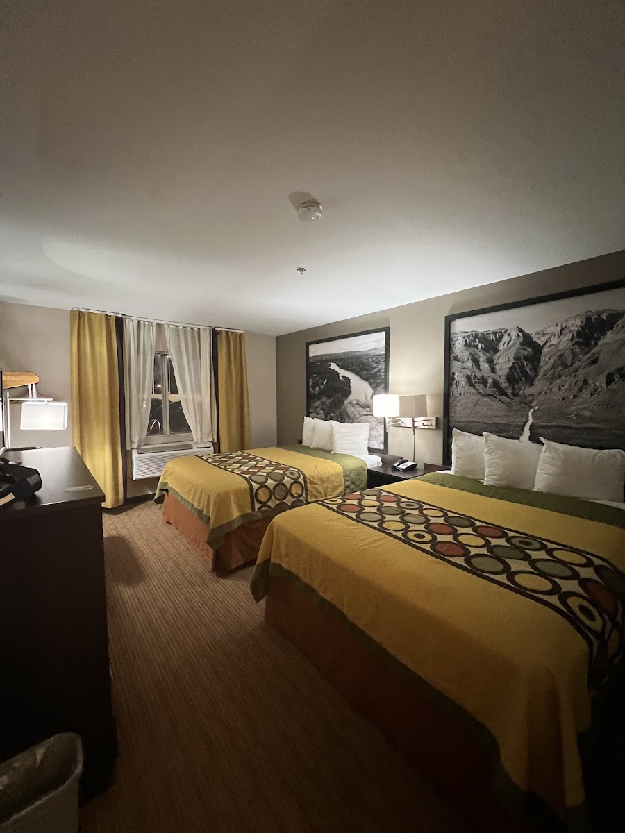 Super 8 by Wyndham McKinney/Plano Area photo 3