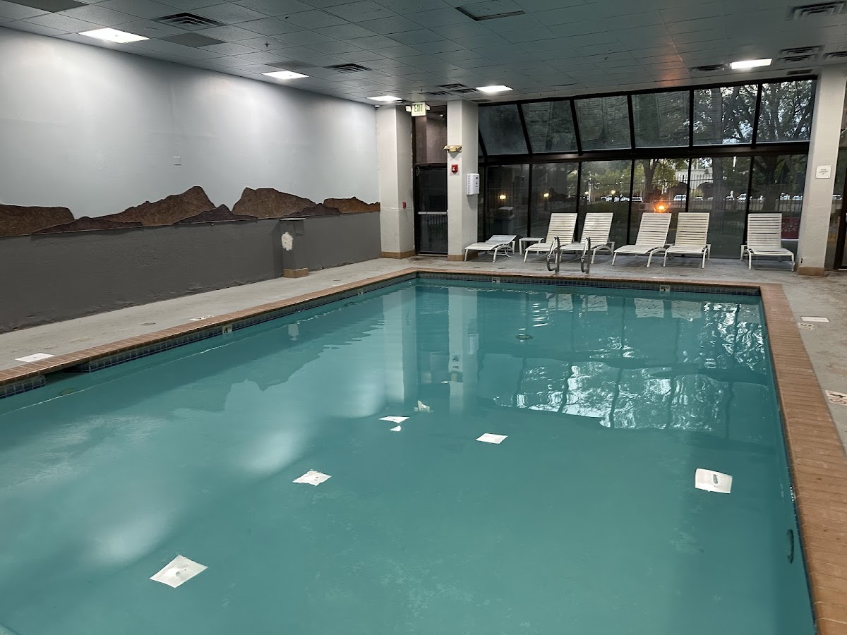 Ramada Plaza by Wyndham Albuquerque Midtown photo 3