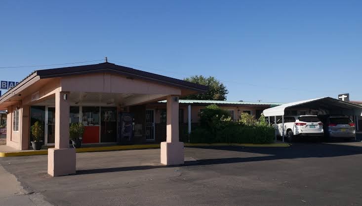 Royal Manor Motel