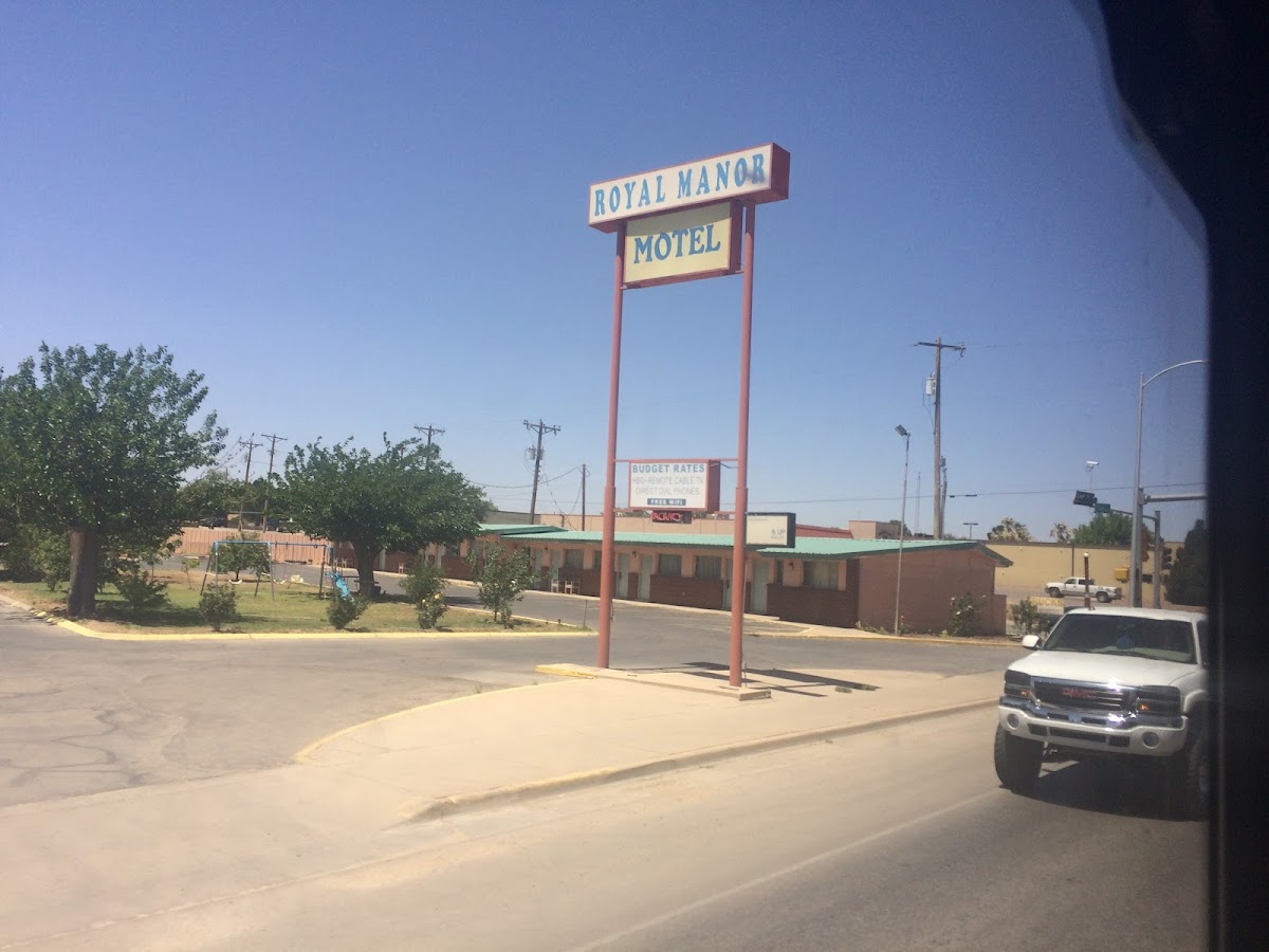 Royal Manor Motel photo 3