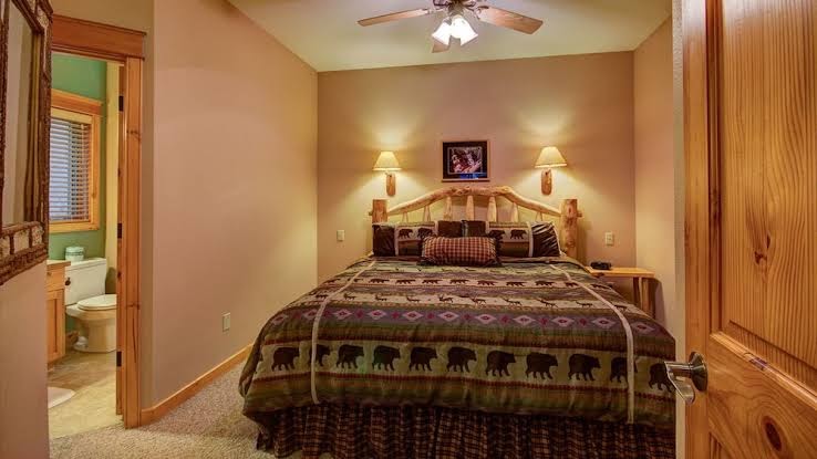 River Stone Resorts and Bear Paw Suites