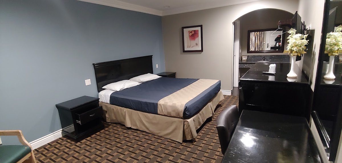 Villa Inn & Suites