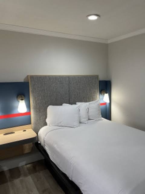 The Midtowner Hotel, SureStay Collection by Best Western photo 2