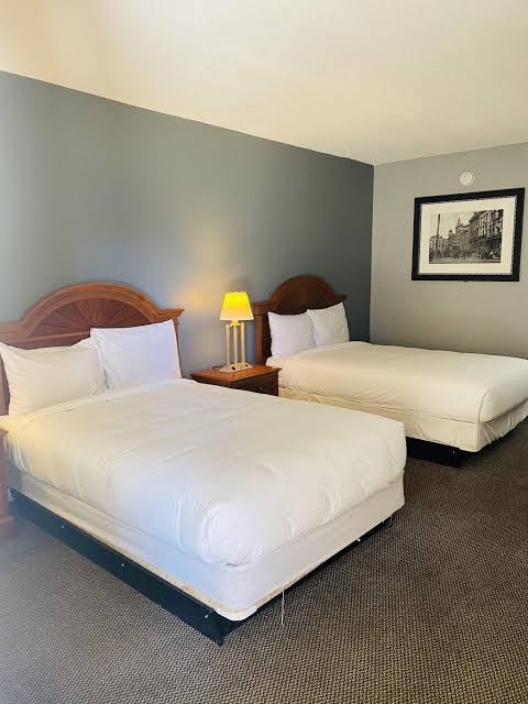 Traveler's Place Inn & Suites