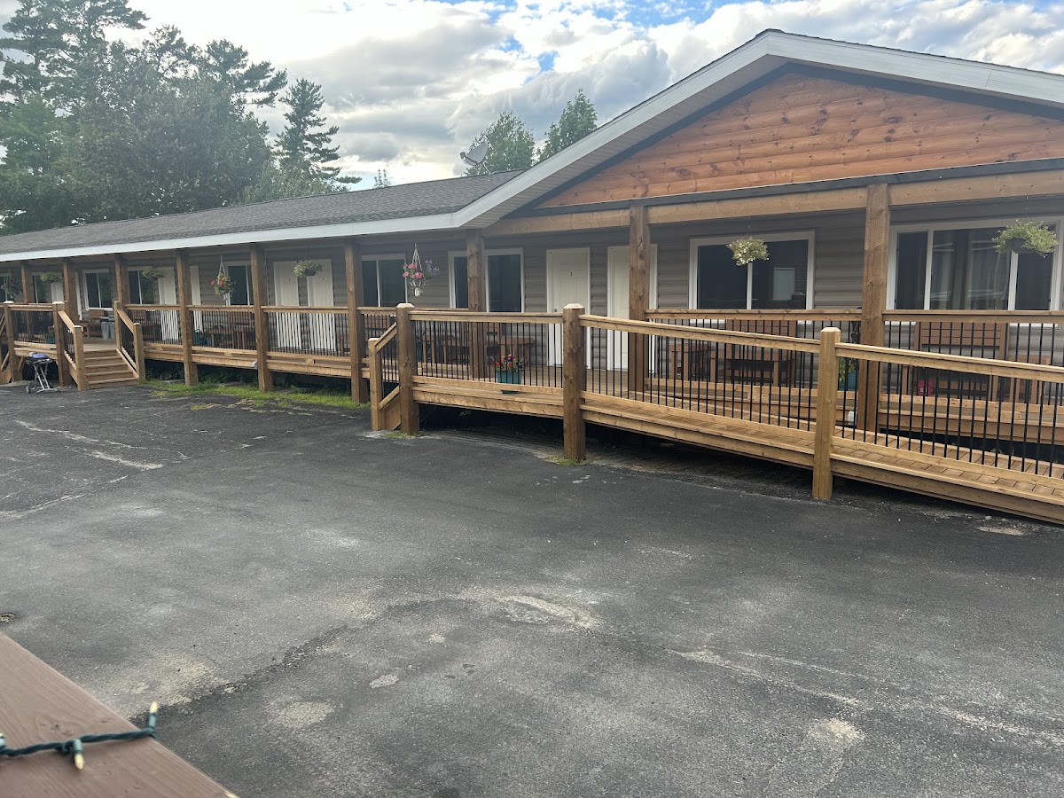 Clarke and Crombie Tourist Camp and Motel