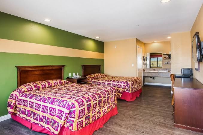 Budget Inn of Santa Fe Springs photo 2