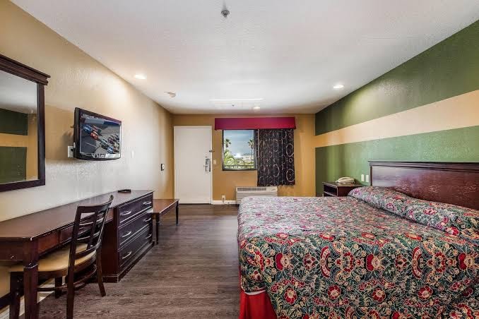 Budget Inn of Santa Fe Springs photo 3
