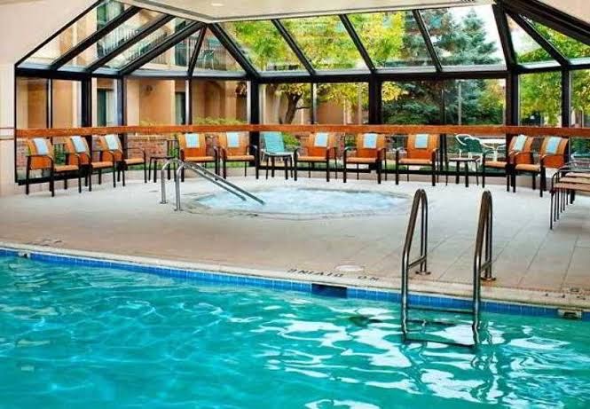 Courtyard by Marriott Toledo Airport Holland photo 2