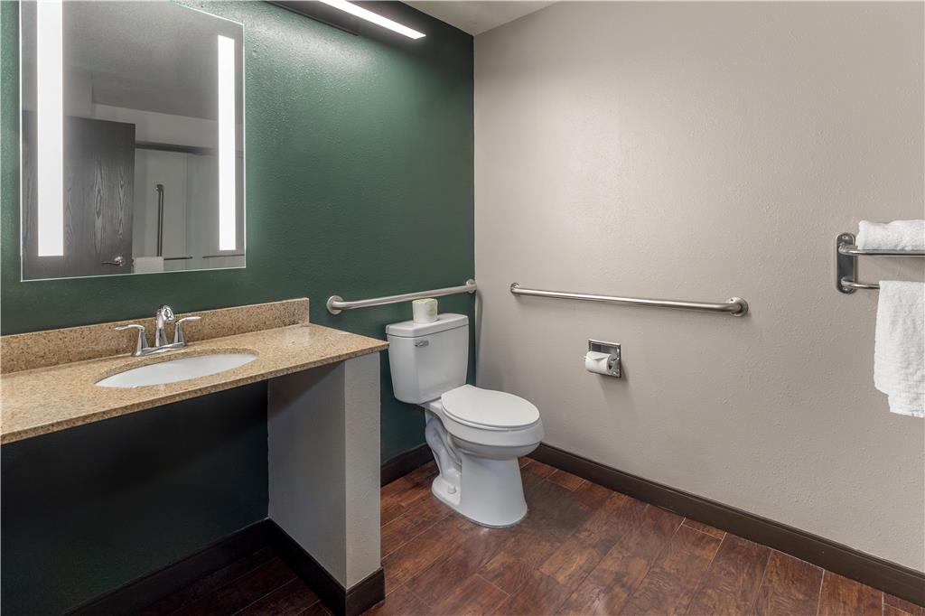 Best Western Plus Executive Inn photo 2