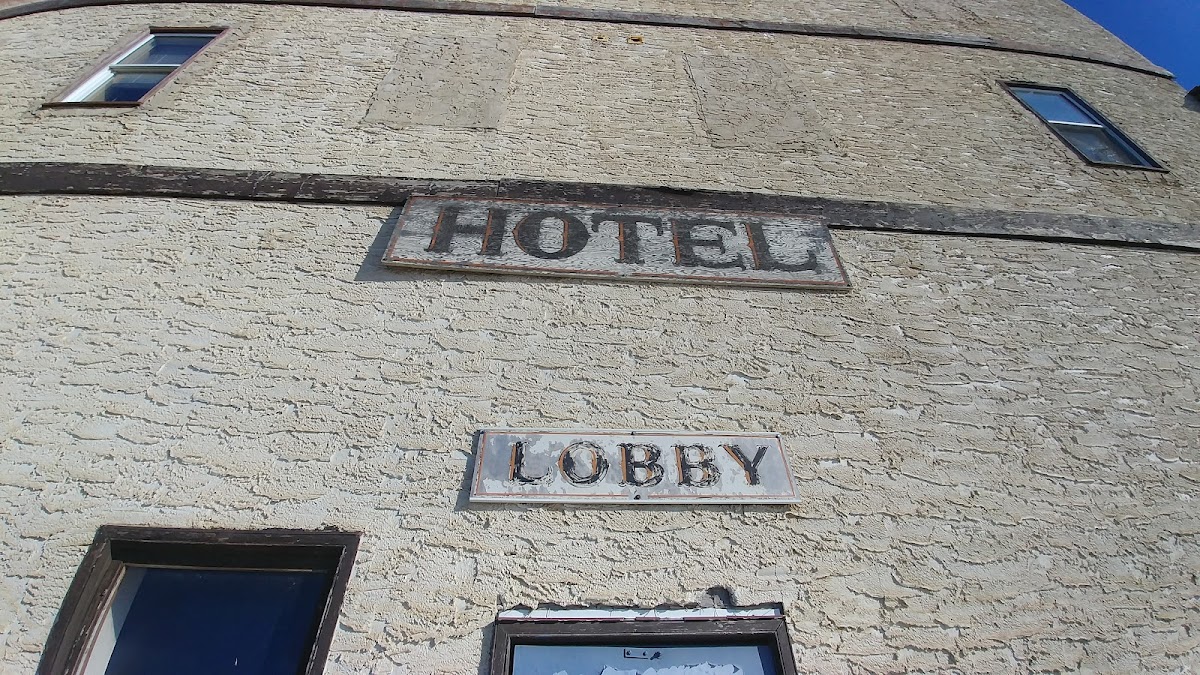 Macklin Hotel & Bar photo 3