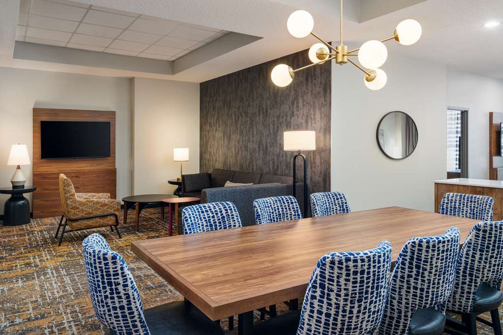 Embassy Suites by Hilton Huntsville photo 3