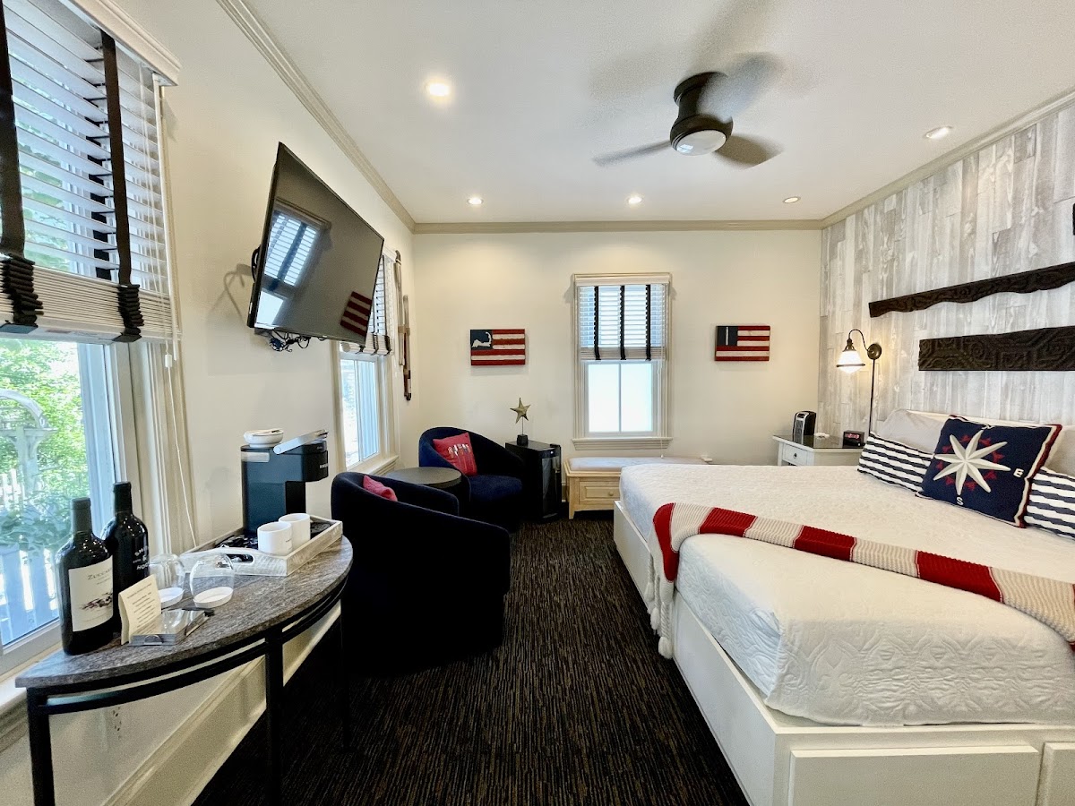 White Porch Inn Art Hotel photo 2