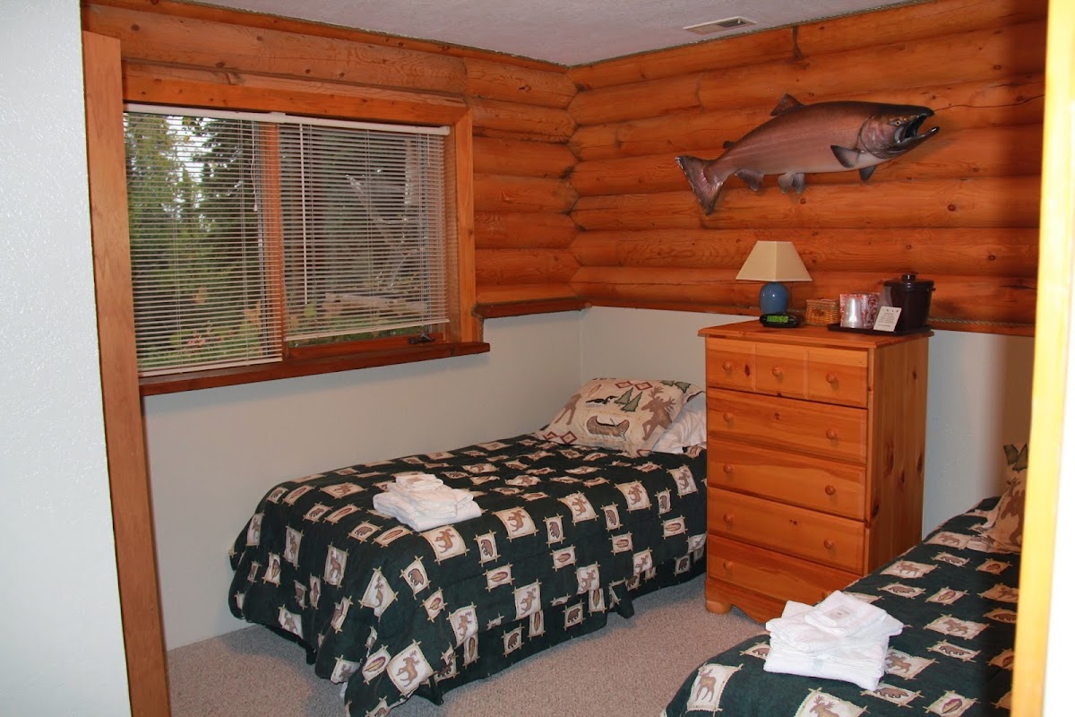 Alaska Hooksetters Lodge photo 2