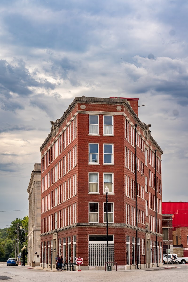 Frontier Hotel photo 2