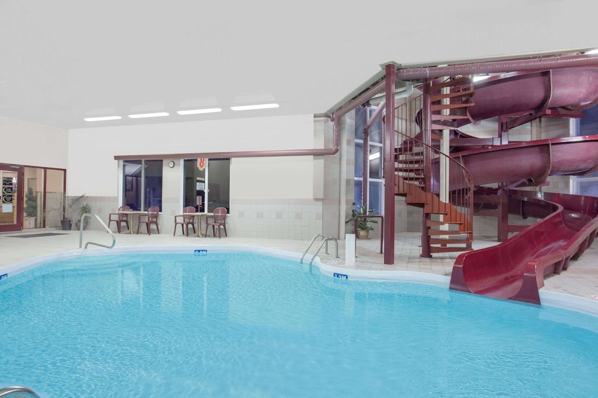 Super 8 by Wyndham Portage La Prairie MB photo 3