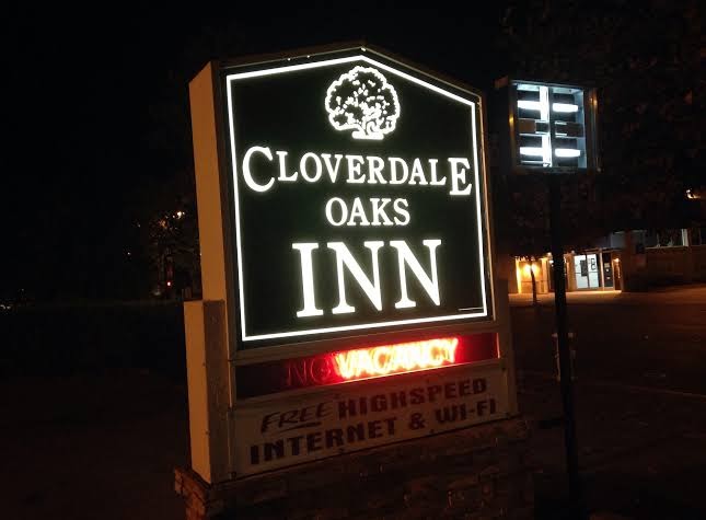 Cloverdale Oaks Inn