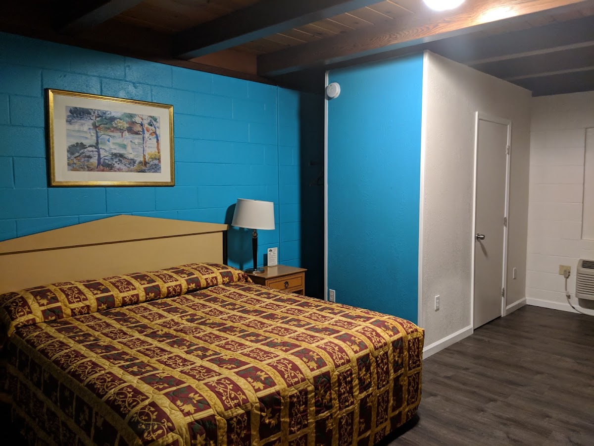 Cloverdale Oaks Inn photo 2