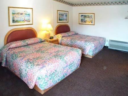Cloverdale Oaks Inn photo 3