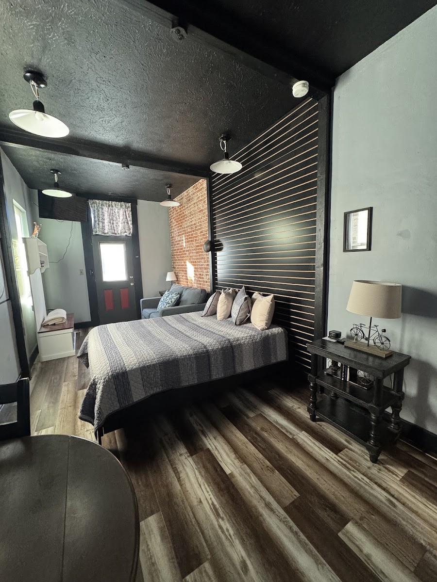 Hermann Crown Suites photo 2