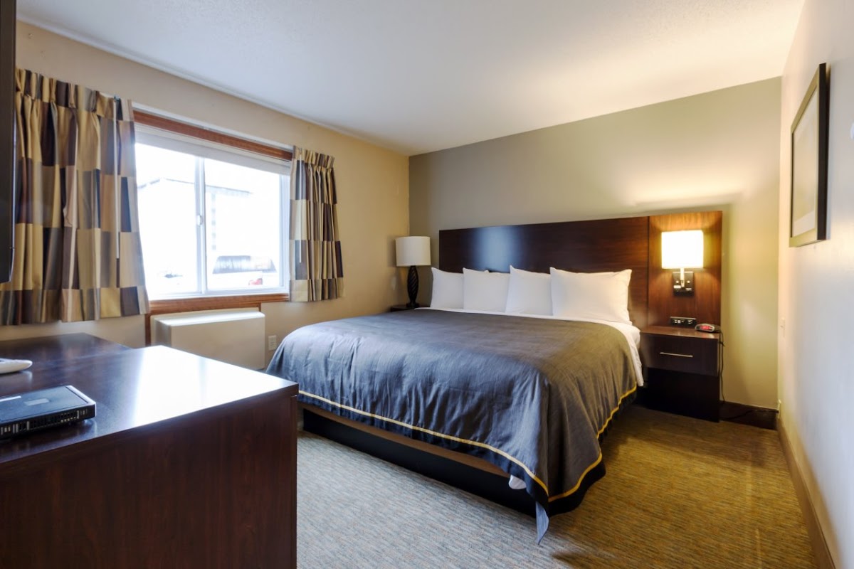 Fargo Inn & Suites photo 2