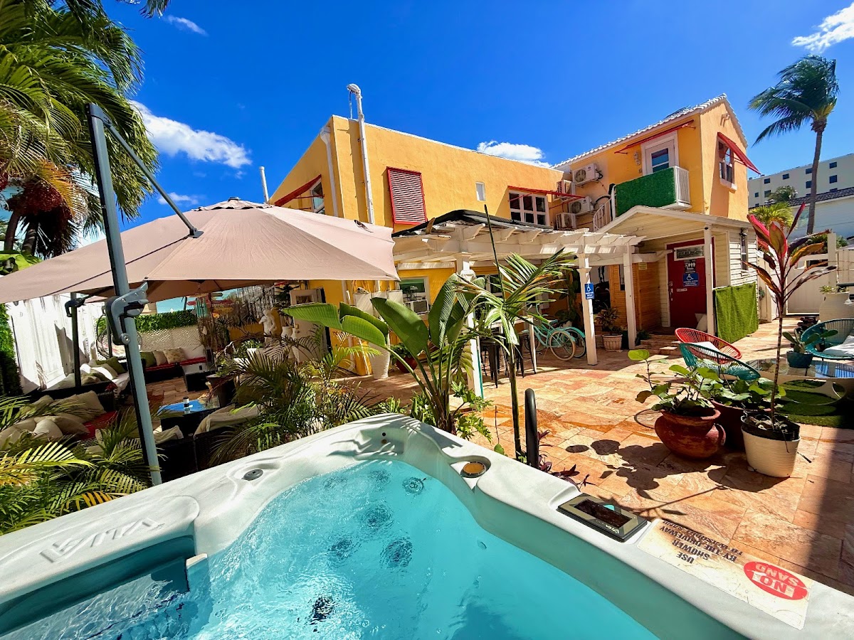 VILLA SINCLAIR Beach Suites Boutique Hotel