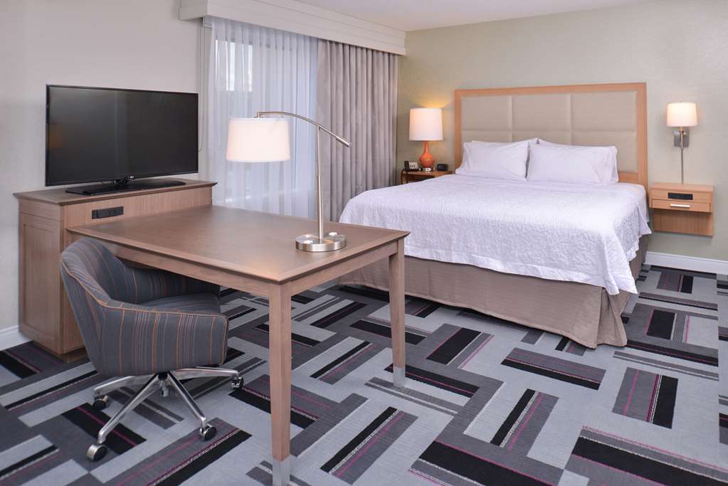 Hampton Inn & Suites Ames photo 2