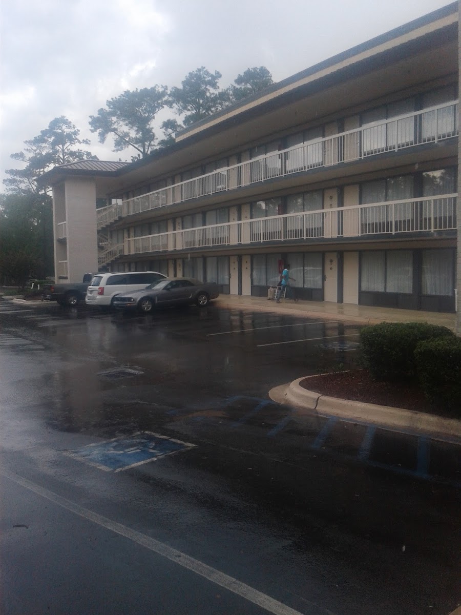 Ramada by Wyndham Hilton Head photo 3