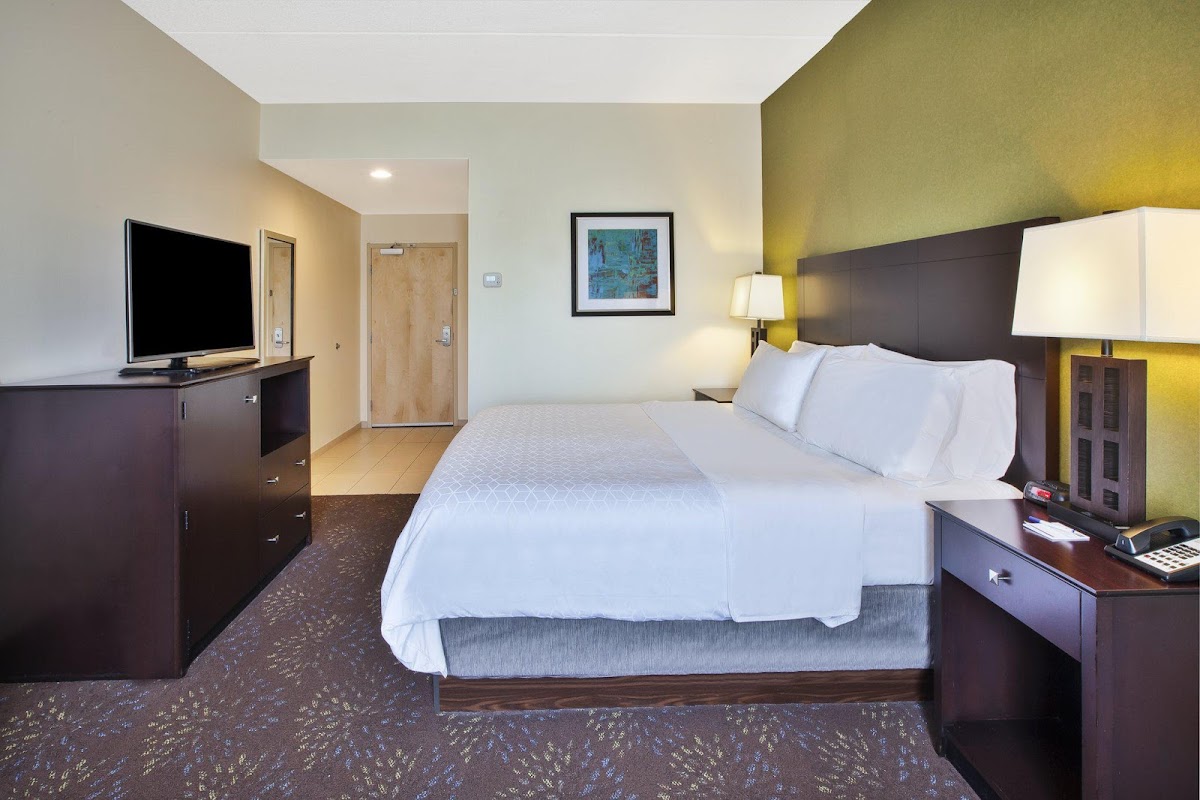 Holiday Inn Express & Suites Geneva Finger Lakes by IHG photo 2