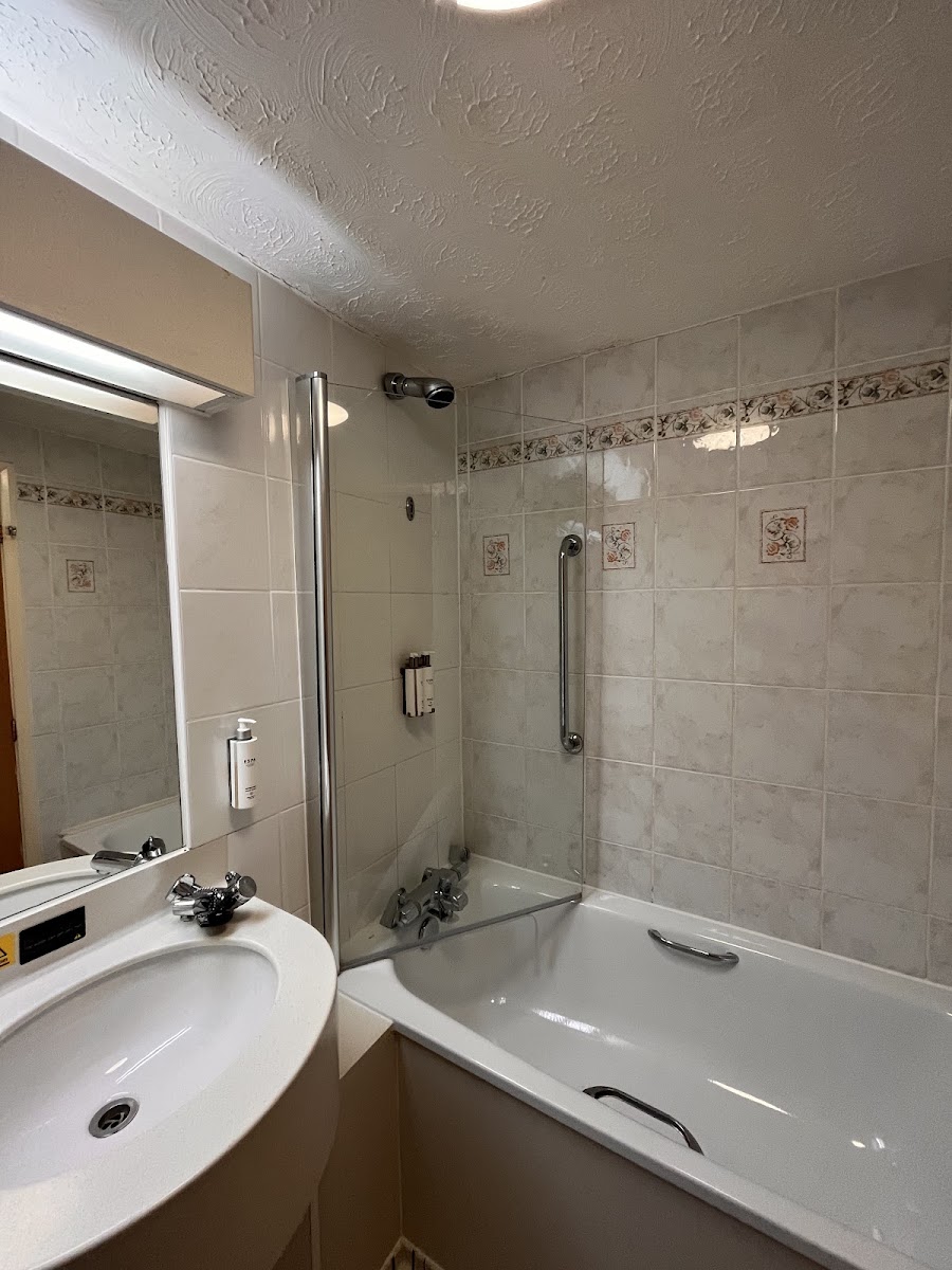 Village Hotel Liverpool photo 3