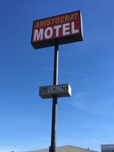 Aristocrat Motel photo 3
