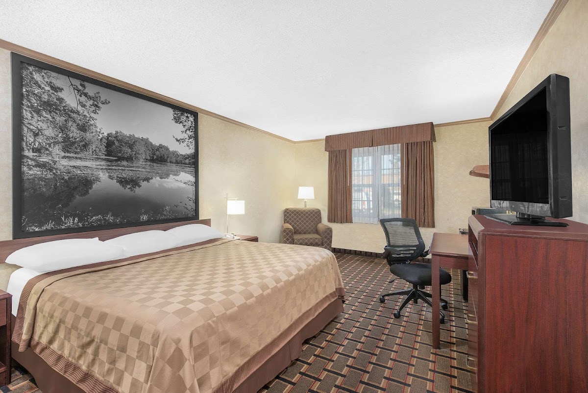 Super 8 Maumee/Toledo, OH photo 2