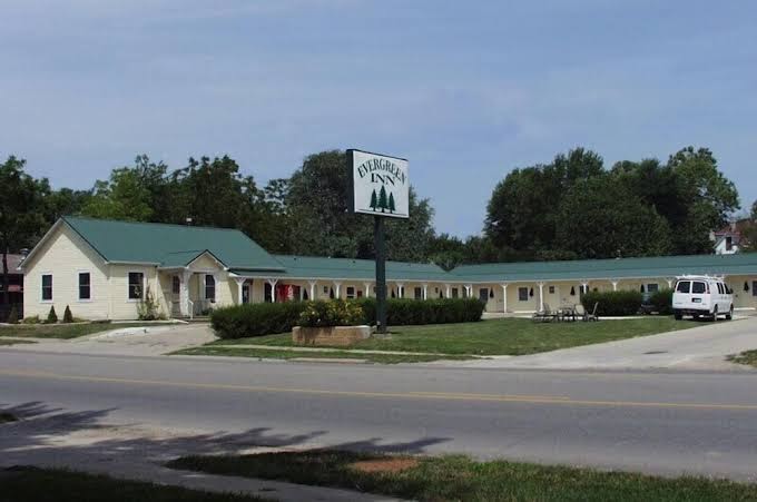 Evergreen Inn photo 3