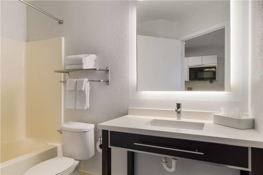 MainStay Suites Omaha Old Mill photo 3