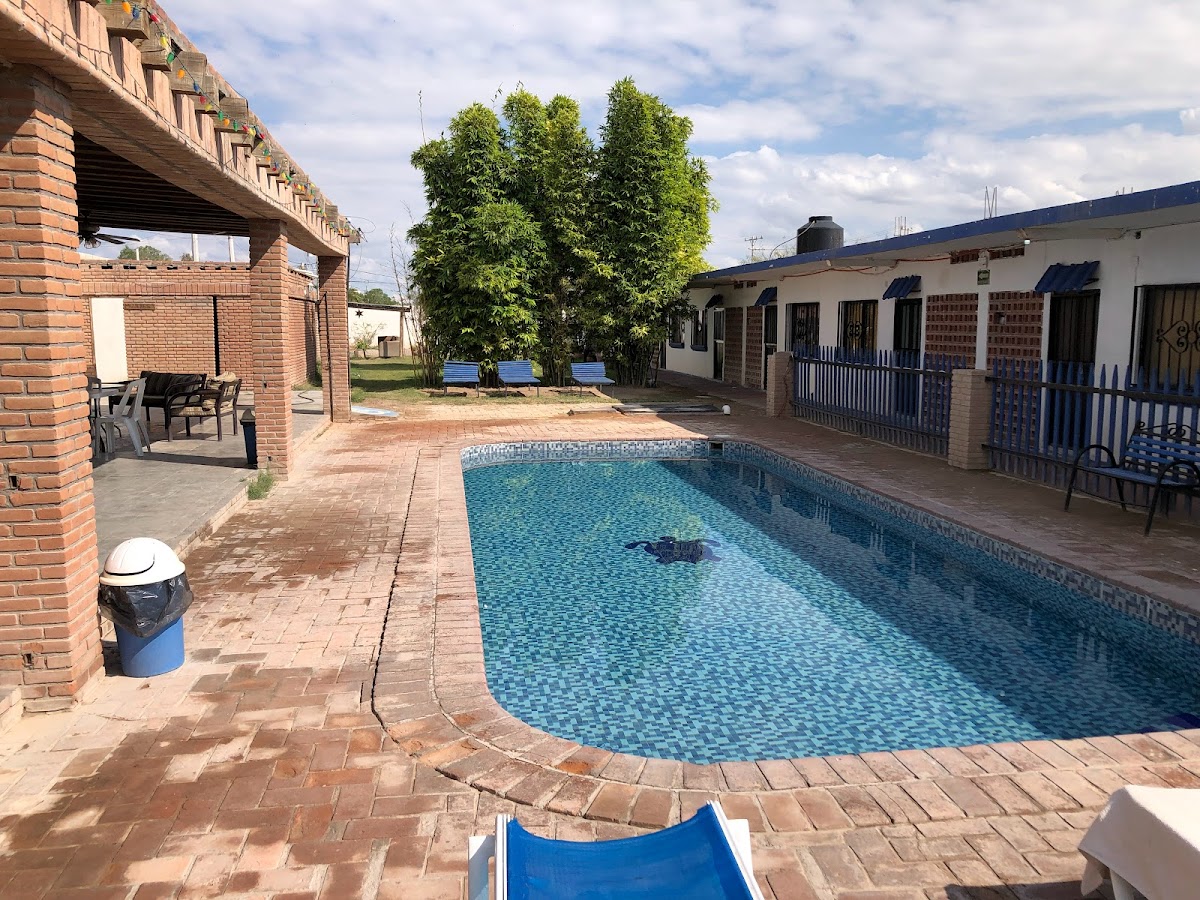 Las Flores Hotel y Cabañas