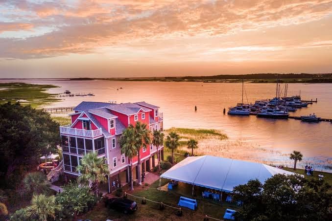 The Regatta Inn - Waterfront Folly Beach Hotel