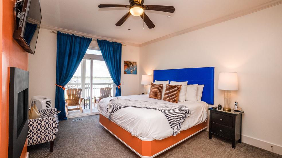 The Regatta Inn - Waterfront Folly Beach Hotel photo 2