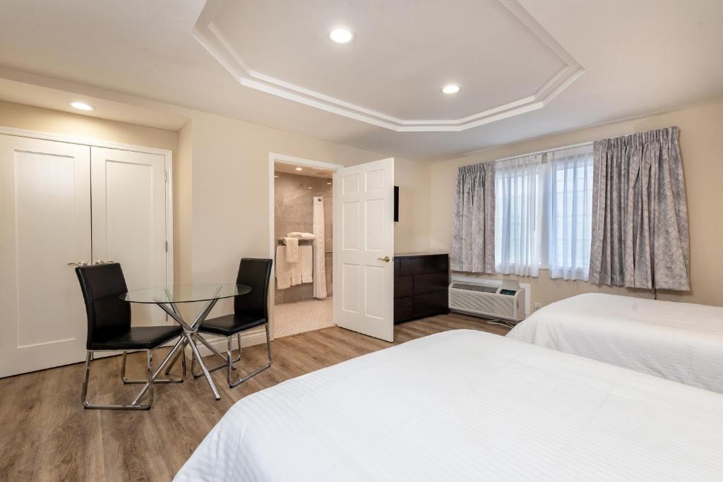 Wilshire Crest Hotel photo 2