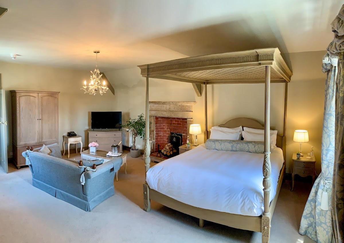 Mortons Manor photo 2