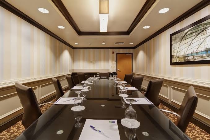 Holiday Inn Express & Suites Warwick-Providence (Airport) photo 3