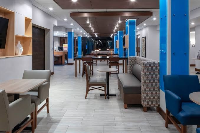 Holiday Inn Express & Suites the Dalles photo 2