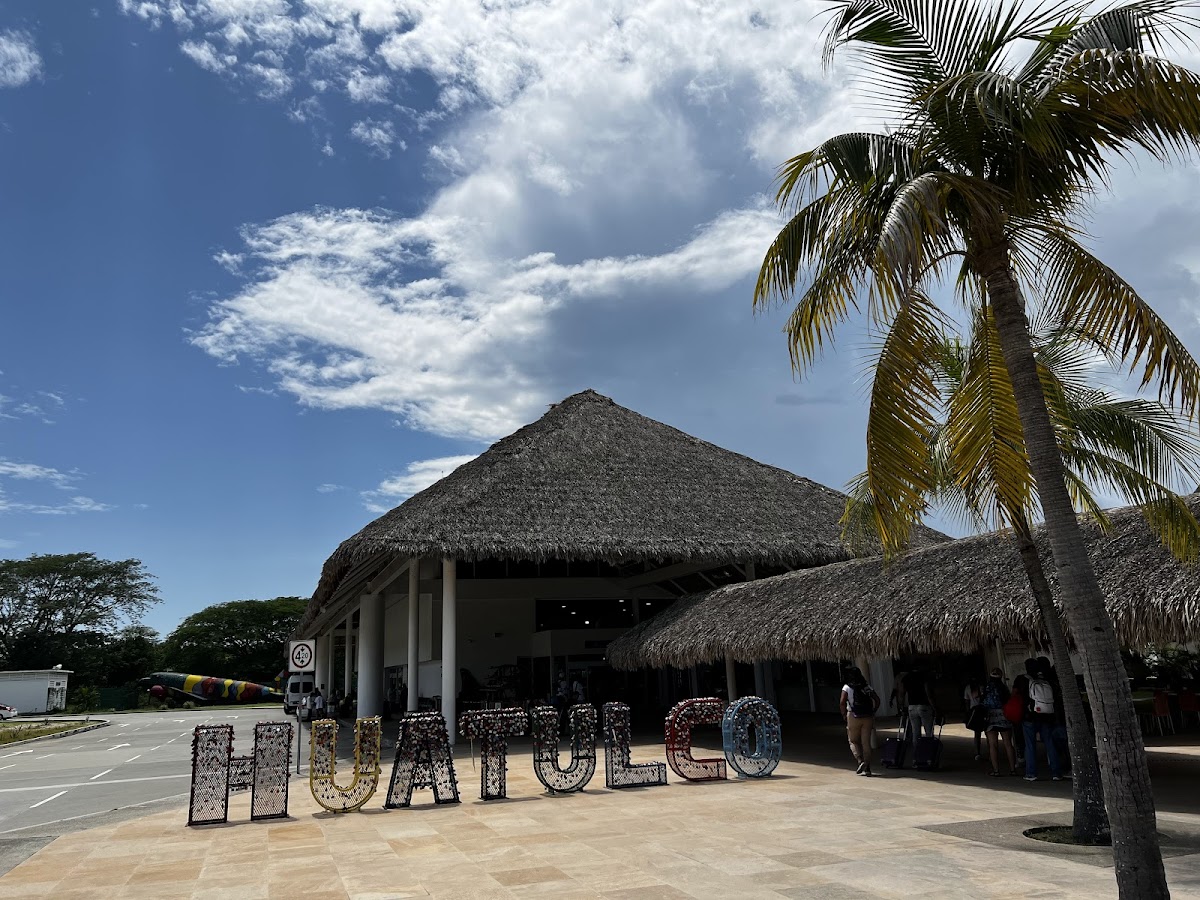 Bahias De Huatulco International Airport