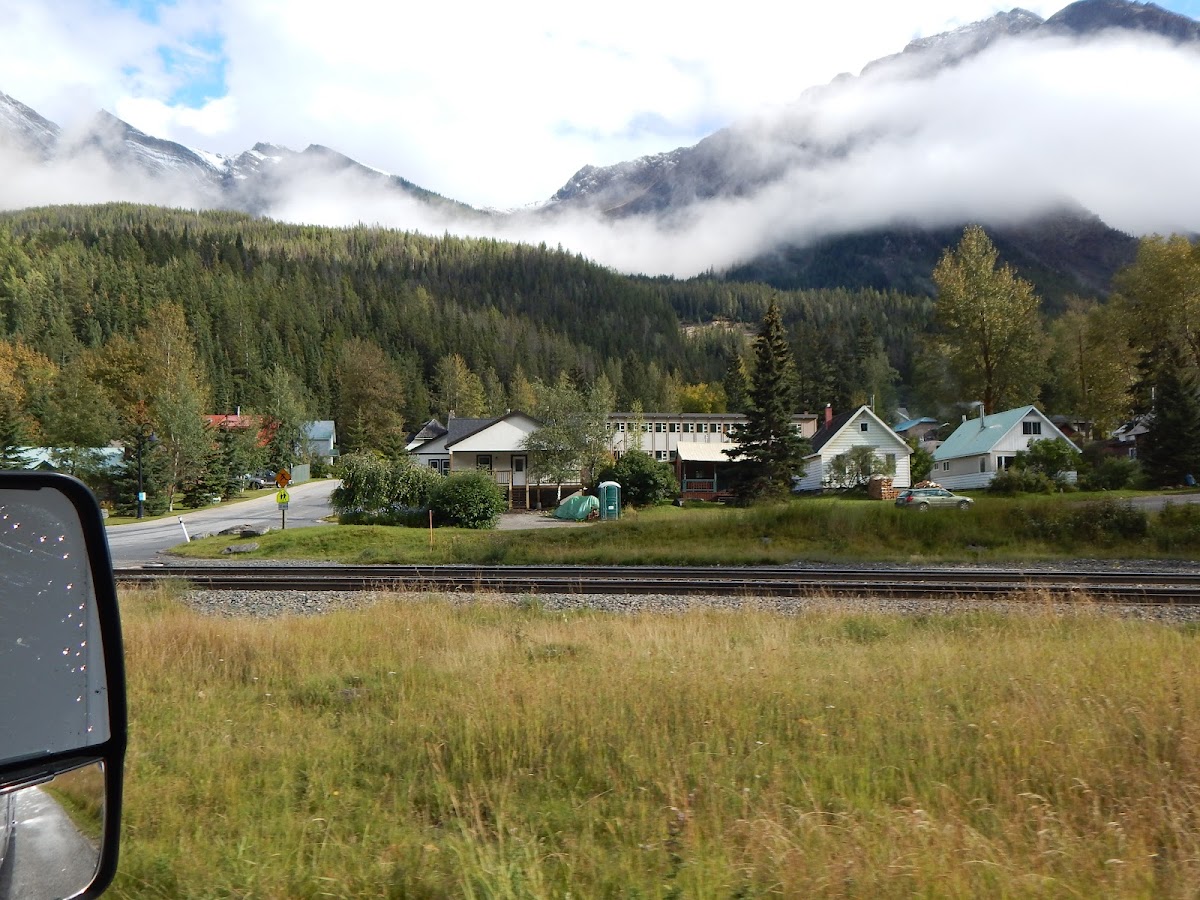 Canadian Rockies Inn photo 3