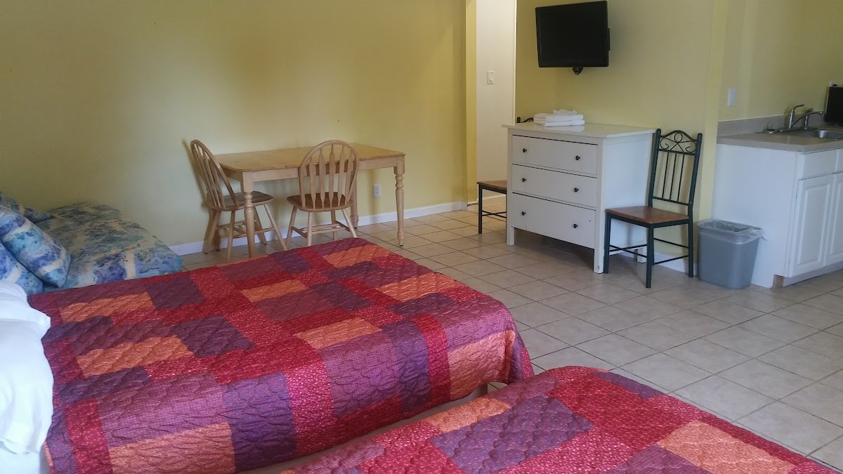 Beach House Motel photo 2